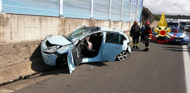 Incidente sulla Tangenziale di Catania, ferita donna di 30 anni: nuovi DETTAGLI sul sinistro – FOTO