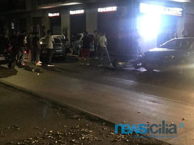 L’urlo di una donna, la frenata e lo schianto “svegliano” Catania. Scontro tra due auto in via Sassari