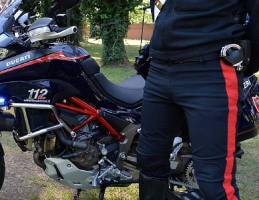 Catania, non si ferma all’Alt e manda un carabiniere al Pronto Soccorso: ricercato si costituisce