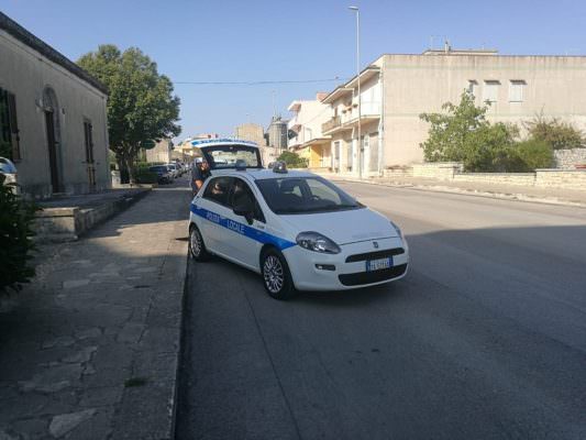 Motoraduni non autorizzati, identificato organizzatore minorenne: il padre lo denuncia