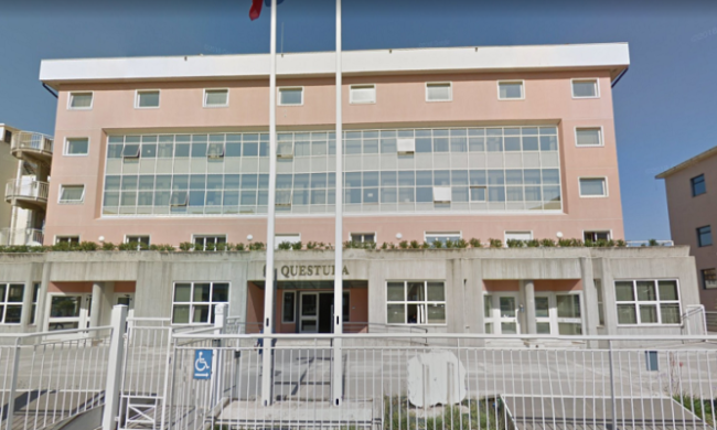 Chi con la droga in tasca e chi evade dai domiciliari: 4 denunciati nel Siracusano