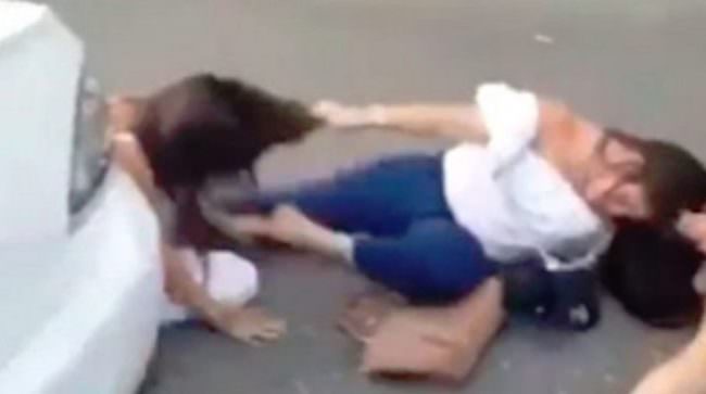 Catania, rissa per un parcheggio in via Plebiscito: 3 arresti, in manette anche una donna