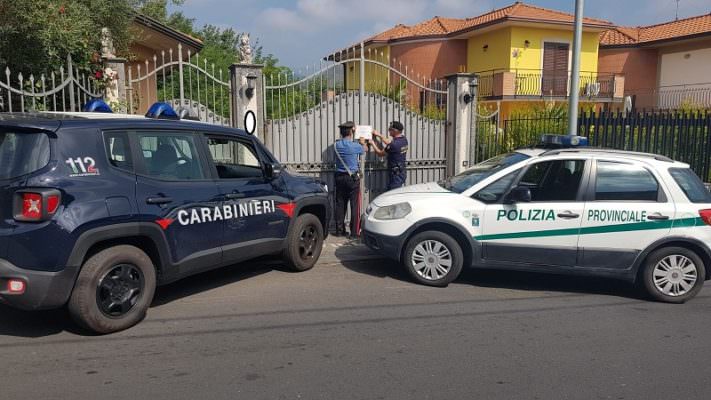 Sequestrata officina meccanica abusiva a Trecastagni che smaltiva illegalmente gli olii esausti