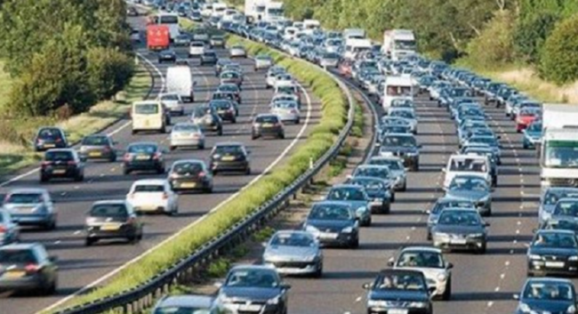 Scontro sulla Catania-Siracusa, mezzo pesante contro pullman: due feriti, traffico in tilt