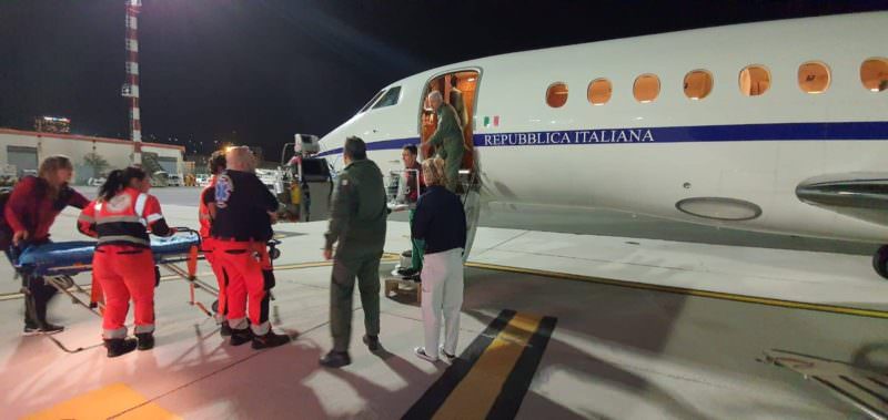 Catania, intervento salva vita dell’Aeronautica nella notte: trasportata d’urgenza piccolissima paziente di soli tre giorni di vita