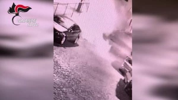 BOMBE SOTTO CASA DI UN IMPRENDITORE A SORRENTO, ARRESTATO 34ENNE
