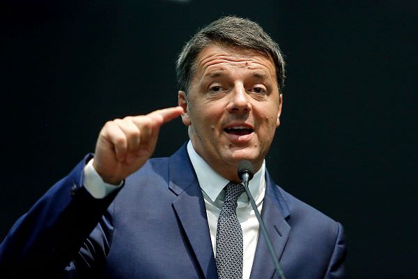 RENZI “SPENDERE MENO IN BENI E SERVIZI E ABBASSARE LE TASSE”