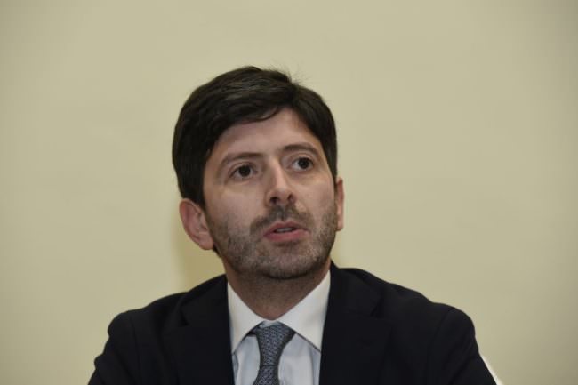 Palermo, scritte contro il Ministro Speranza. Gesto inquietante figlio di una cultura minacciosa