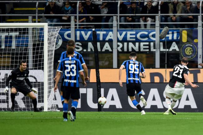 DYBALA E HIGUAIN STENDONO L'INTER, SORPASSO JUVE IN CIMA ALLA SERIE A