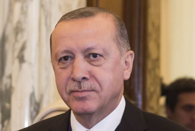 SIRIA, LA TURCHIA APRE L'OFFENSIVA CONTRO I CURDI