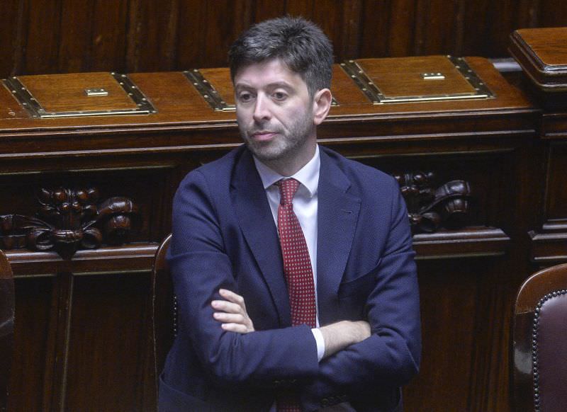 Emergenza sanitaria, il Governo accelera: il ministro Speranza convoca il Cts, nuove misure in arrivo