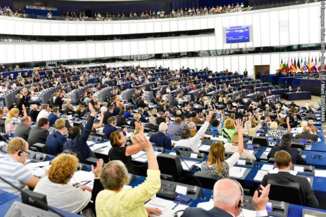 L'EUROPARLAMENTO “CHIUDE I PORTI” ALLE ONG
