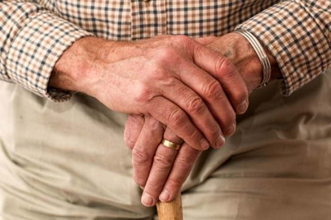 GLI ANZIANI SPENDONO SEMPRE DI PIÙ PER SVAGO, CULTURA E VIAGGI