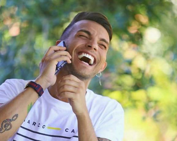 MARCO CARTA ASSOLTO DA FURTO MAGLIETTE “MI SVEGLIO DA UN BRUTTO SOGNO”