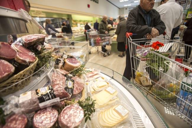 Aveva rubato formaggio e pancetta: assolta un’anziana dopo due anni di processo