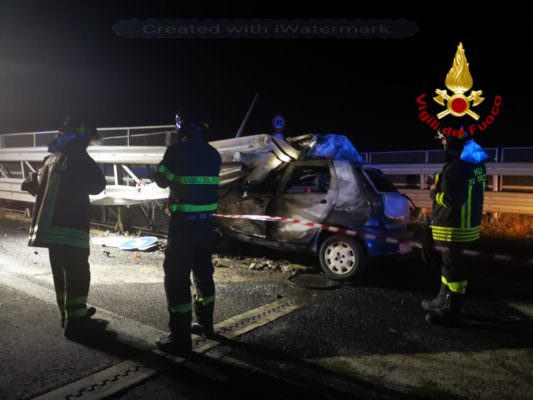 Asse dei Servizi di Catania, tragico incidente nella notte: auto sbatte e va in fiamme, Giulio Calogero muore carbonizzato