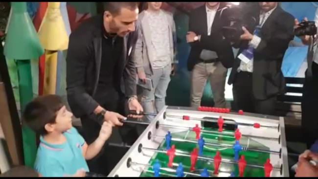 Gli Azzuri giocano con i pazienti del Bambino Gesu’