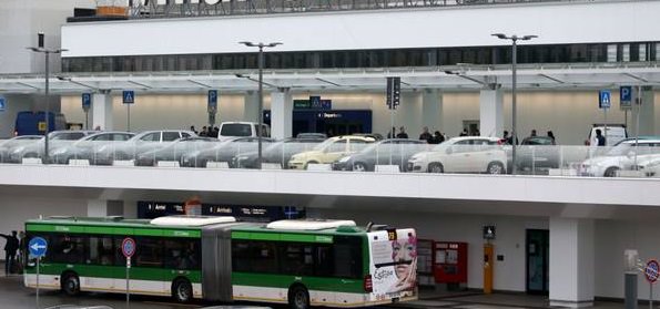 Orrore all’aeroporto: trovato cadavere con mani e piedi legati