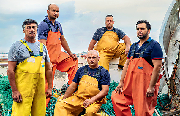 Pescatori che salvano anime: L’Uomo Vogue celebra equipaggio siciliano in copertina