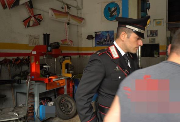 Percepiva reddito di cittadinanza ma era attaccato abusivamente alla rete elettrica pubblica: arrestato