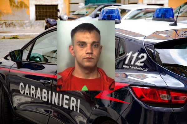 Catania, ruba due O-BAG alla Lugan di via Etnea e fugge: 29enne stanato sotto la scrivania di una libreria poco distante