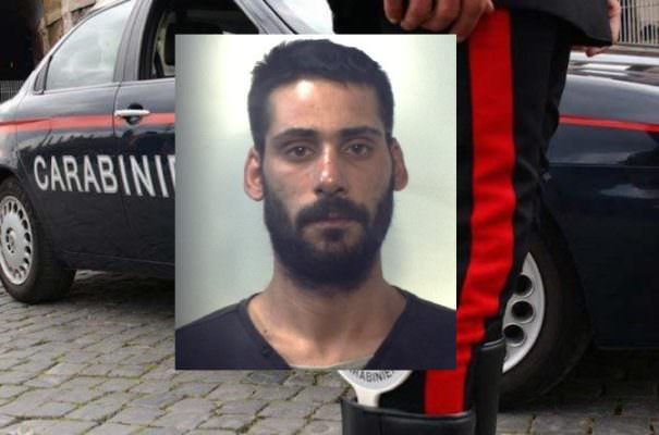 Catania, fuga rocambolesca per evitare arresto: 28enne si getta in fossato ricoperto di rovi ma viene acciuffato