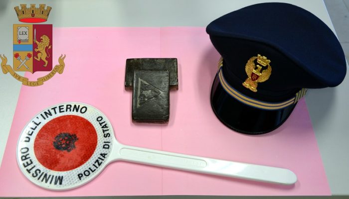 Detenzione di droga e furto di patente, hashish dentro al cuscino: arrestata una signora disabile