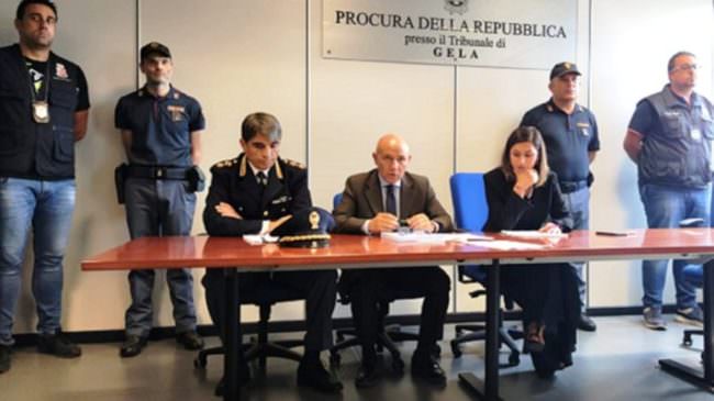 Operazione “Cave Canem”, 22enne arrestato all’aeroporto di Catania: era sfuggito alla cattura perché all’estero