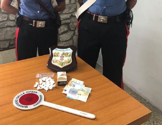 Si riforniva a Trapani e spacciava nelle Egadi: arrestato 55enne