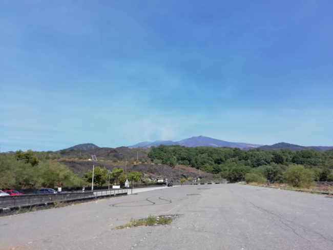 L’Etna, patrimonio dell’Unesco dal 2013. Nel 2019 discarica a cielo aperto – FOTO