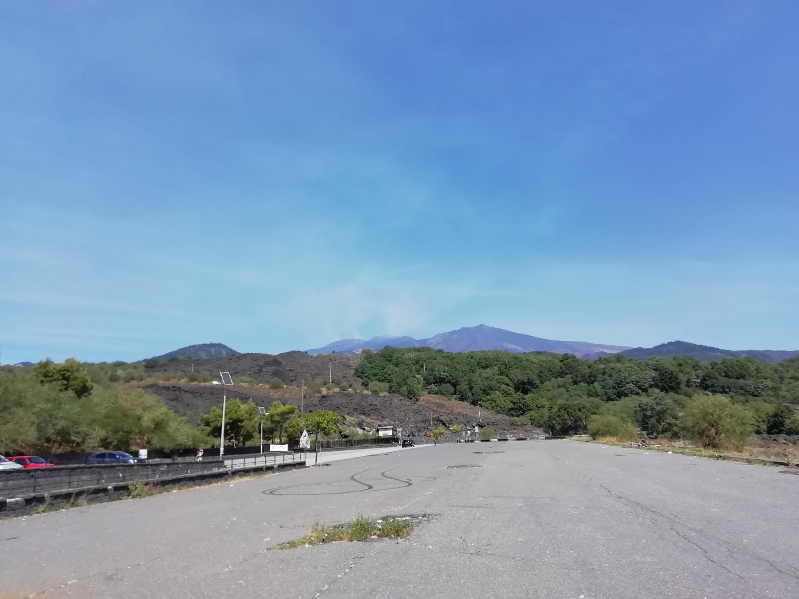 L’Etna, patrimonio dell’Unesco dal 2013. Nel 2019 discarica a cielo aperto – FOTO