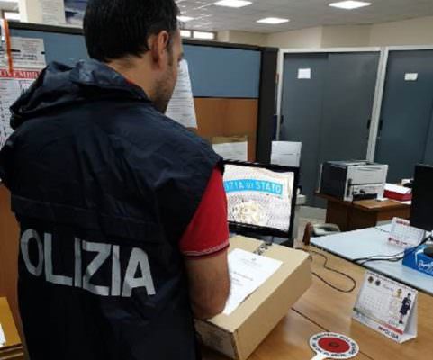 Sale gioco e internet point nel mirino della polizia: multe per 200mila euro e titolare denunciato – VIDEO