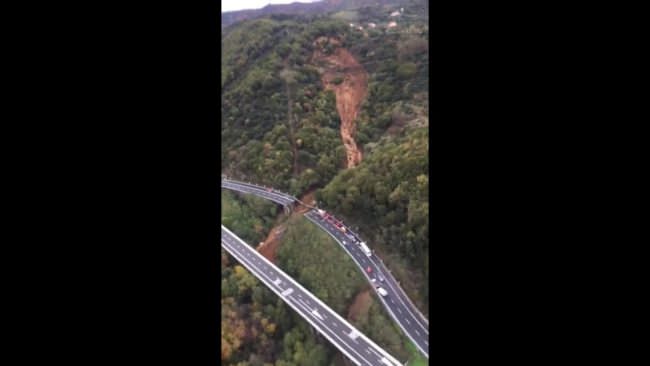Maltempo, crolla viadotto della Torino-Savona