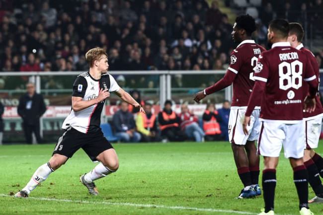 DE LIGT STENDE IL TORO, ALLA JUVE DERBY E PRIMATO IN CLASSIFICA