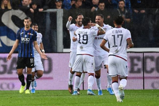 CAGLIARI DA CHAMPIONS, ATALANTA BATTUTA E AGGANCIATA AL QUARTO POSTO