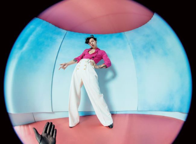 HARRY STYLES, A DICEMBRE ARRIVA IL NUOVO ALBUM “FINE LINE”