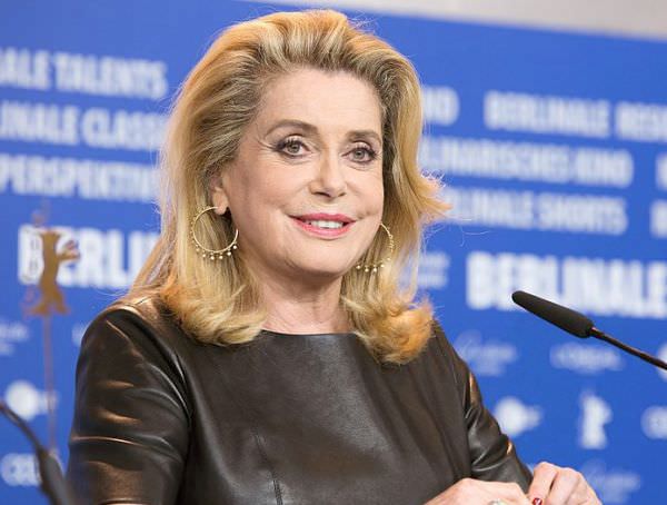 CATHERINE DENEUVE COLTA DA MALORE, RICOVERATA IN OSPEDALE
