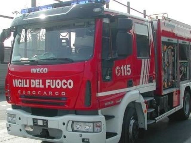 ESPLODE UN DEPOSITO DI FUOCHI D'ARTIFICIO NEL MESSINESE, TRE MORTI