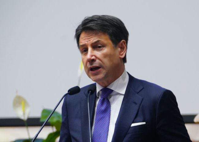 ALBANIA, CONTE INVIA SQUADRE E MEZZI DI SOCCORSO