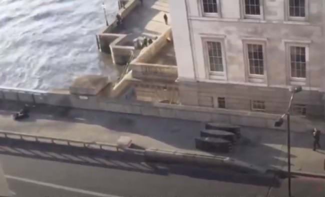 TORNA IL TERRORE SUL LONDON BRIDGE, 3 MORTI TRA CUI L'AGGRESSORE