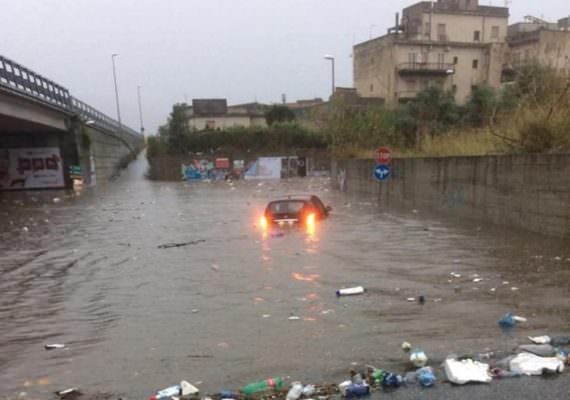 Oltre due metri di pioggia e fango, Sud flagellato da alluvioni: situazione critica