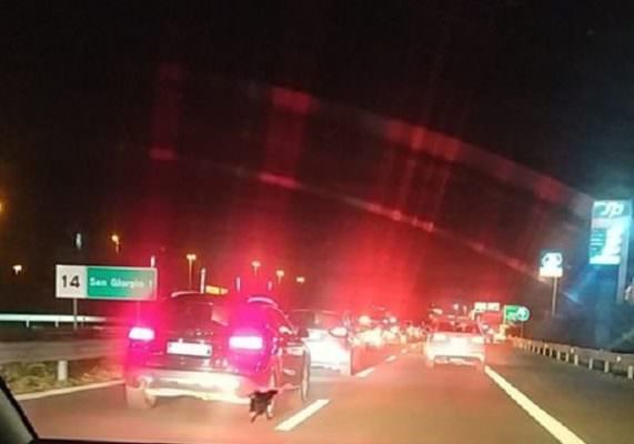 Scontro tra auto e centauro lungo la Tangenziale di Catania, traffico in tilt: un ferito