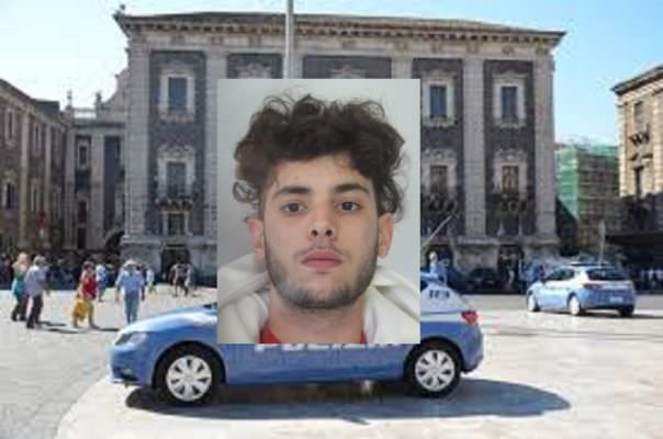 Marijuana, materiale e denaro in casa: spacciatore del rione Cibali finisce in carcere