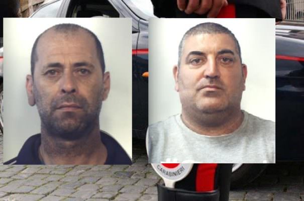 Cantiere nel Catanese usato come “supermercato” di materiale edile: arrestati 2 uomini e una ragazza incinta
