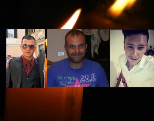 Esplosione in una ditta di fuochi d’artificio: lacrime, palloncini e un lungo applauso per i funerali di Vito, Fortunato e Giovanni