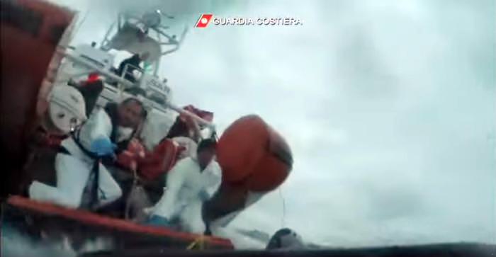 Tragico naufragio a Lampedusa, relitto e diversi cadaveri trovati in fondo al mare