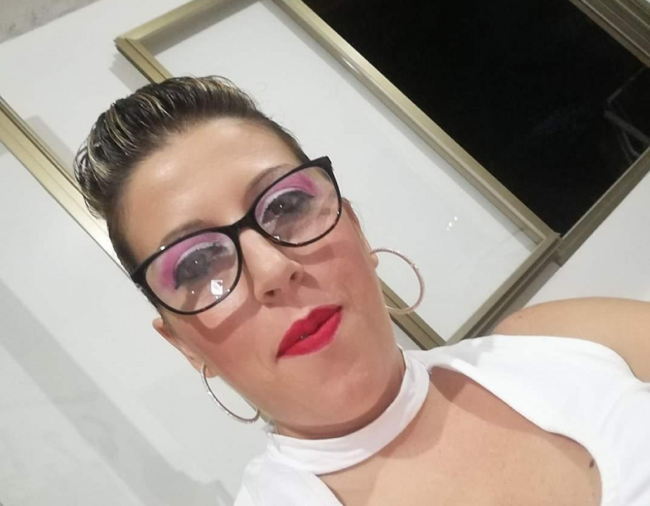 Tragedia nella notte, giovane mamma muore nel sonno: “Continua a guardare tuo figlio dal cielo”