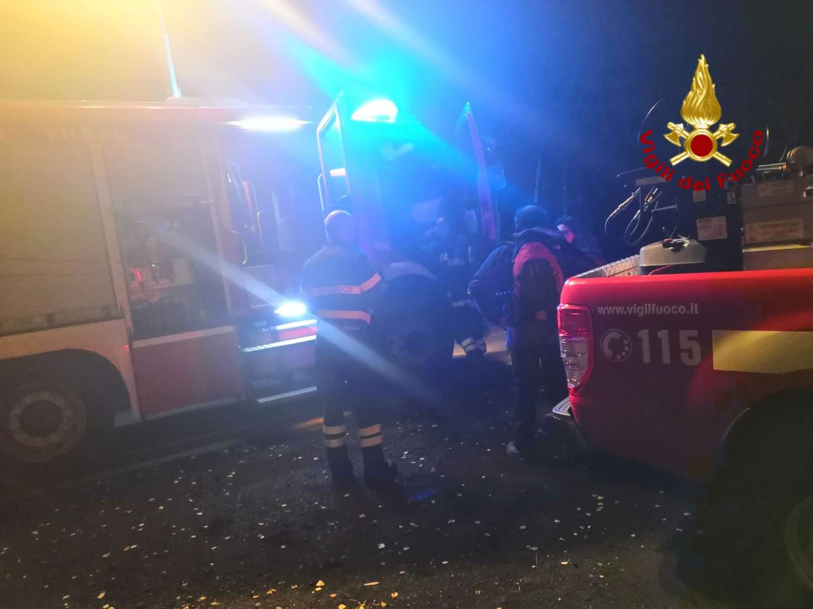 Etna, turisti si perdono tra i sentieri: salvati dai vigili del fuoco