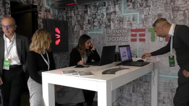 Formazione digitale, a Sciacca il camper di Tim