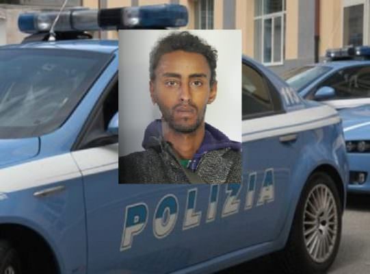 Spaccio di droga a Catania, sorpreso a vendere marijuana a due minori: 24enne in manette